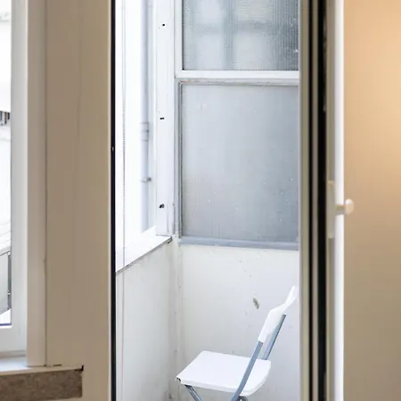 Out Marques リスボン