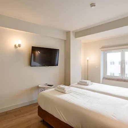 Out Marques リスボン