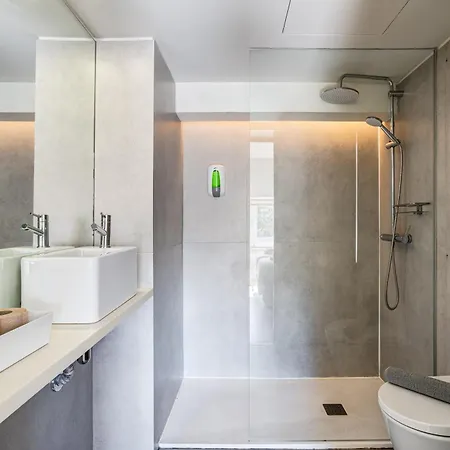 Out Marques 4* Lizbona