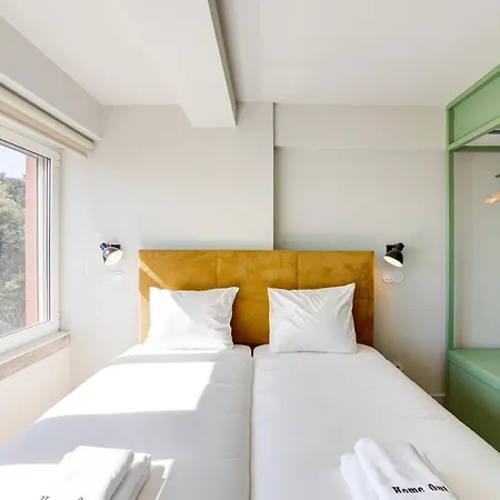 Out Marques リスボン