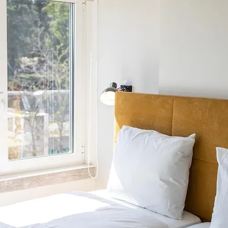 Out Marques ゲストハウス 4*